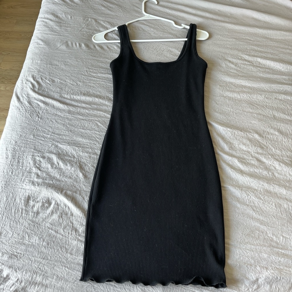 Chic Black Ribbed Midi Dress